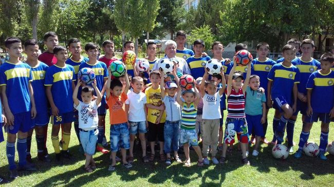 ROZK maktabgacha ta`lim muassasalari tarbiyalanuvchilari uchun futbol bo`yicha master klasslar o`tkazildi
