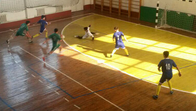 Futzal  U-16: Mezbonlar finalda