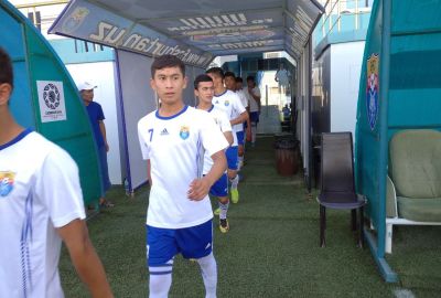 U-18. “So‘g‘diyona” uch pog‘ona yuqoriladi