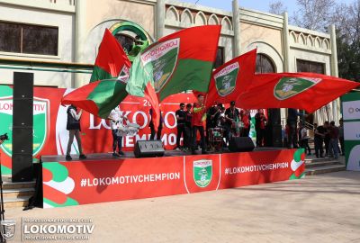 “Lokomotiv” futbolchilari ishtirokida dastxat-shou tashkil etildi 