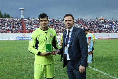 May oyi laureatlari o`z sovrinlarini qabul qilib olishdi 