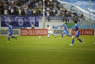 Coca-Cola Superliga. "Qizilqum" qoldirilgan tur uchrashuvida "So‘g‘diyona"ni mag‘lub etdi, "Olimpik" "Navbahor" bilan durang o‘ynadi