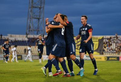 Coca-Cola Superliga. "AGMK" o‘z maydonida "Metallurg"ga mag‘lub bo‘ldi, "Lokomotiv" "Qizilqum" ustidan g‘alaba qozondi