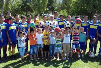 ROZK maktabgacha ta`lim muassasalari tarbiyalanuvchilari uchun futbol bo`yicha master klasslar o`tkazildi